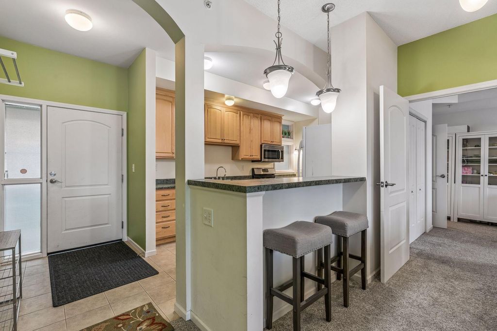Photo of 2040 Como Avenue #202, Saint Paul, MN 55108 (MLS # 7036433)