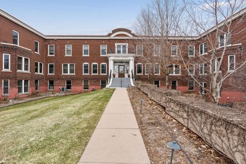 2040 Como Avenue 202 Saint Paul MN 55108