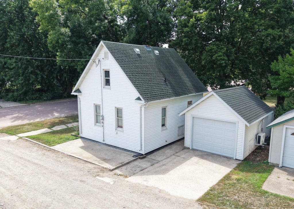 Photo of 838 7th Street, Westbrook, MN 56183 (MLS # 7132614)