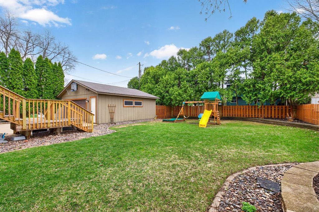 Photo of 1922 38th Street NW, Rochester, MN 55901 (MLS # 7054227)