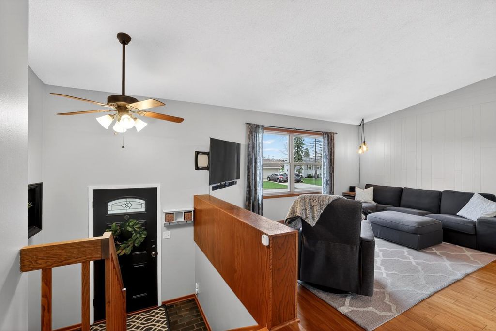 Photo of 1922 38th Street NW, Rochester, MN 55901 (MLS # 7054227)