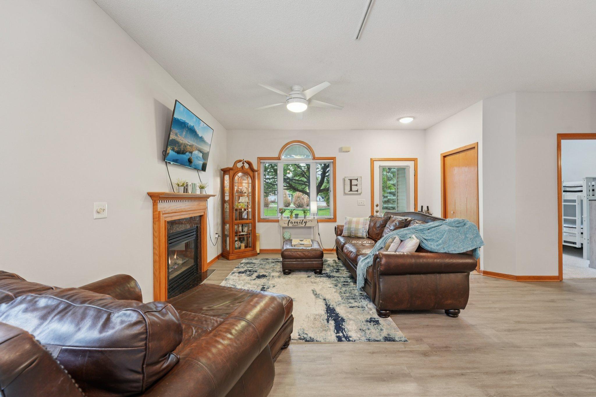 1118 Crystal Place W