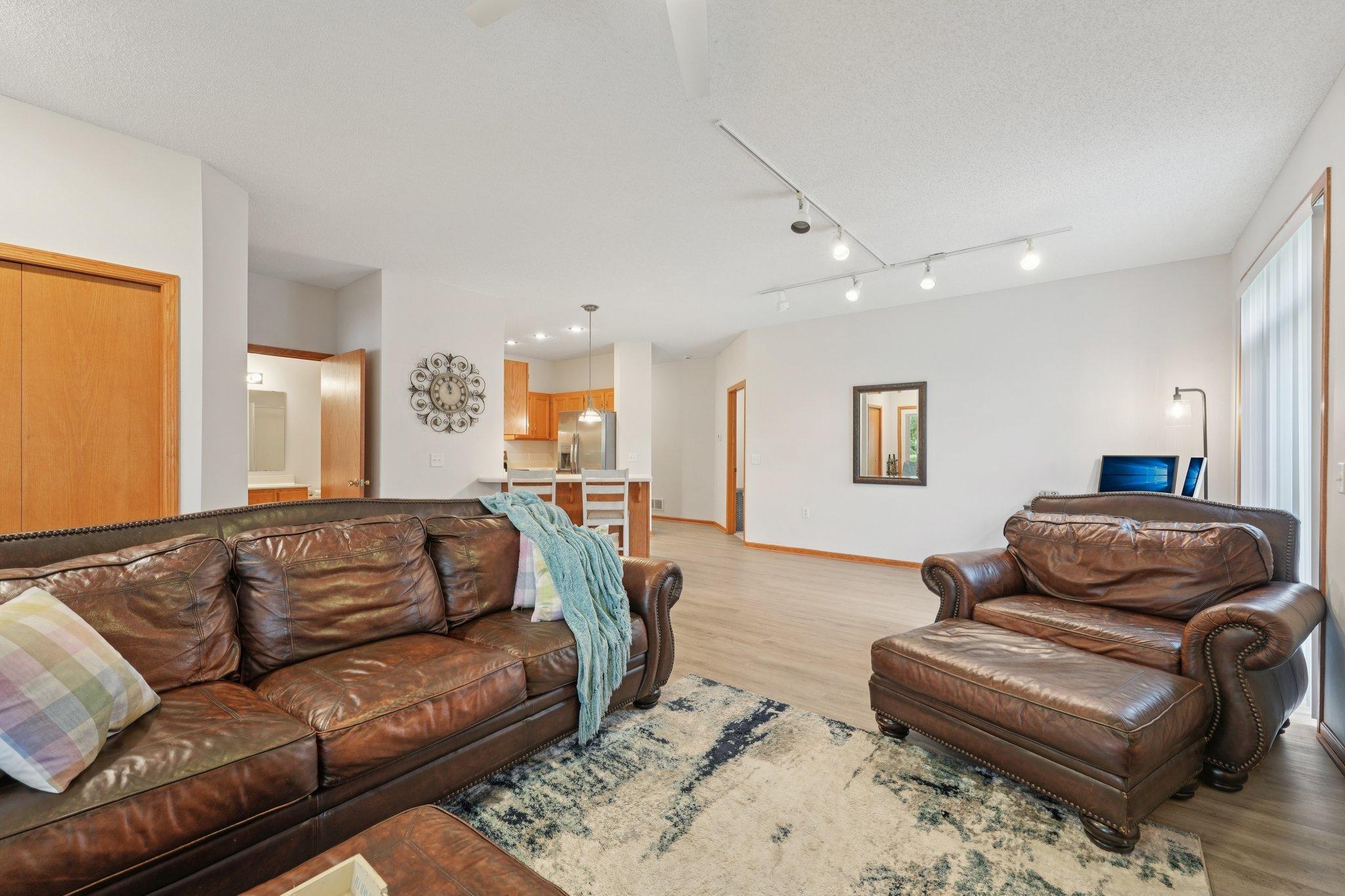 1118 Crystal Place W