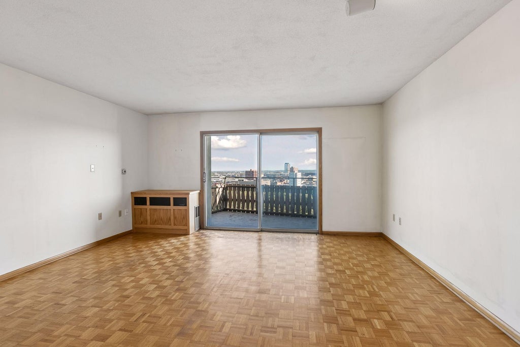 Photo of 400 Groveland Avenue #1912, Minneapolis, MN 55403 (MLS # 7119872)