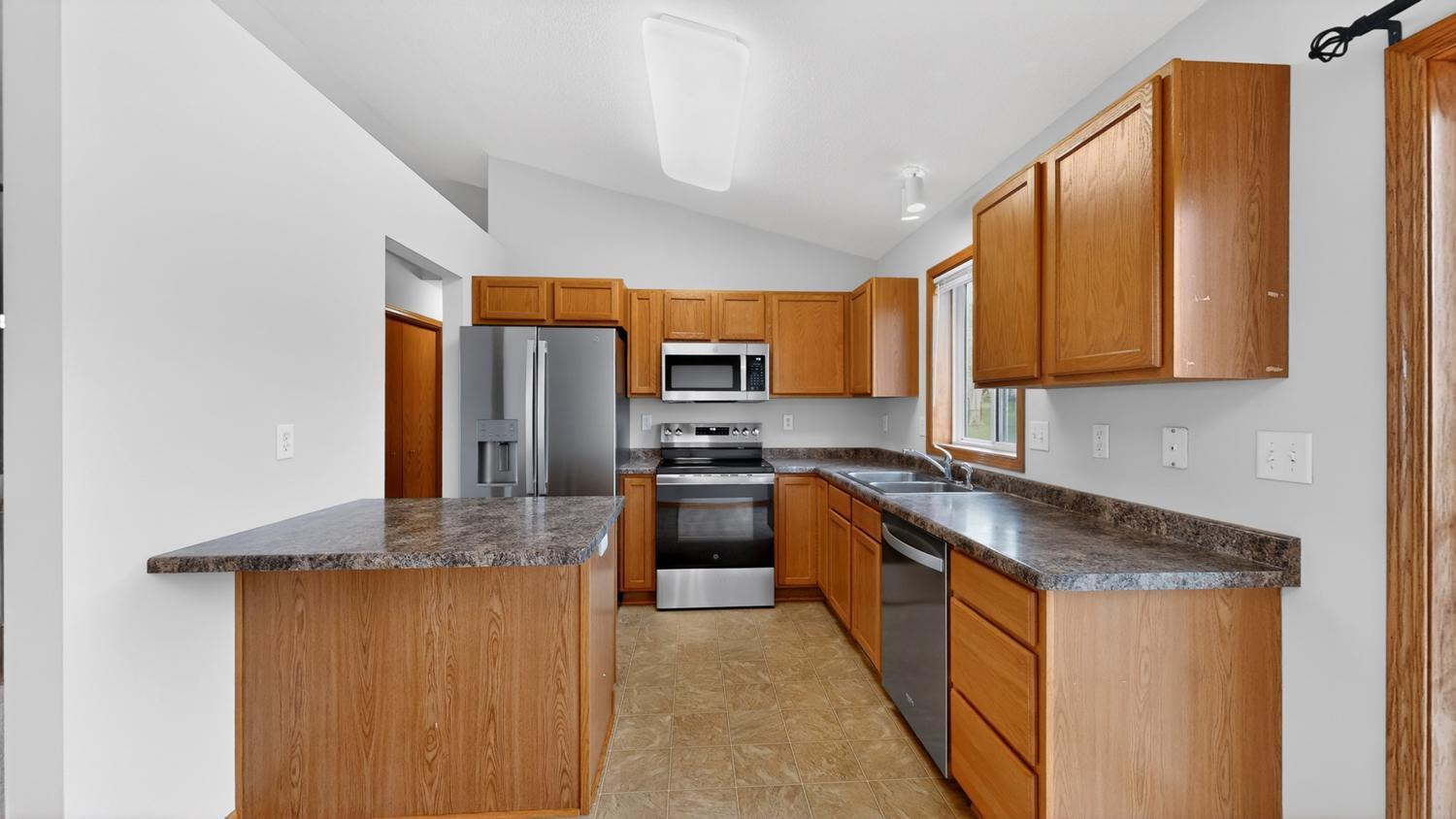 3639 Kenosha Drive NW