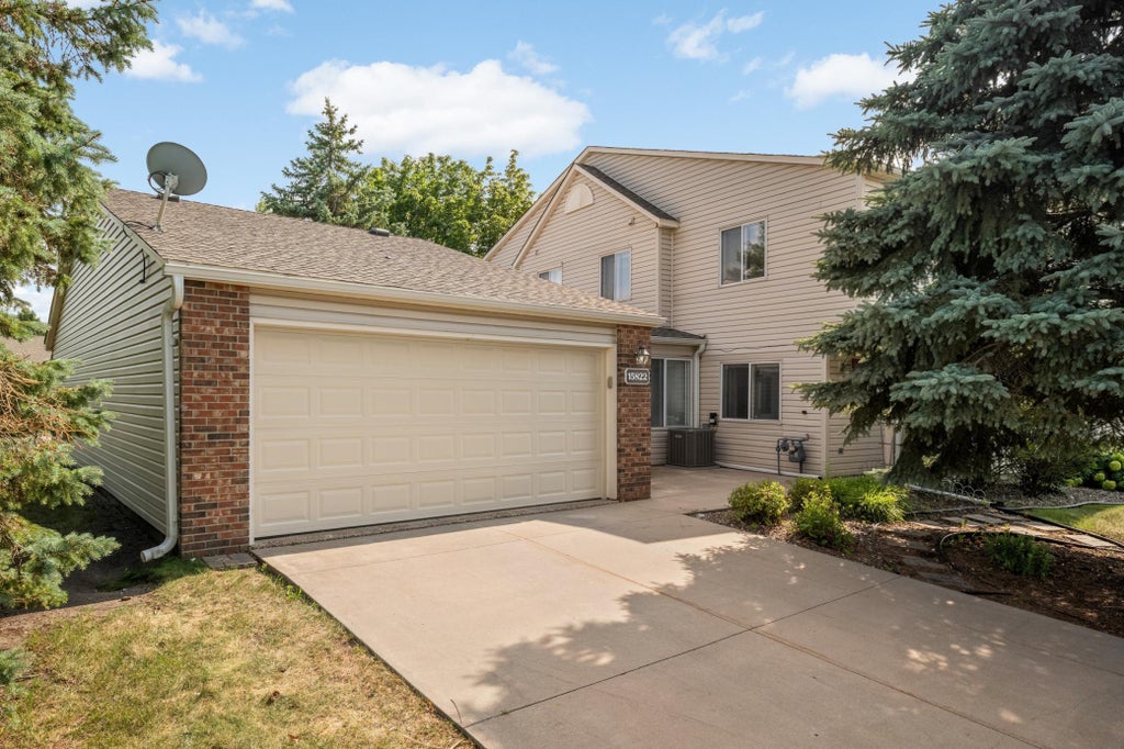 Photo of 15822 Griffon Path, Apple Valley, MN 55124 (MLS # 7153540)
