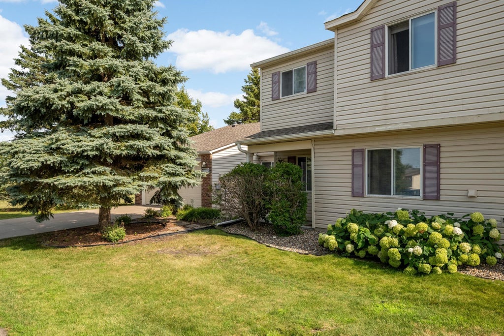 Photo of 15822 Griffon Path, Apple Valley, MN 55124 (MLS # 7153540)