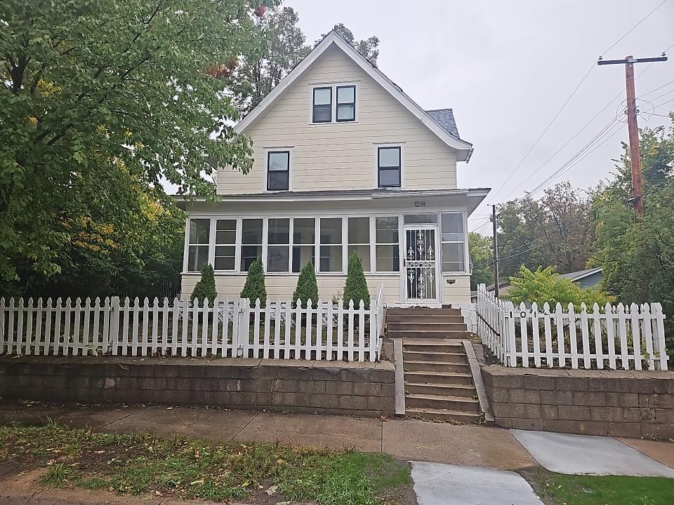 Photo of 1014 25th Avenue N, Minneapolis, MN 55411 (MLS # 7154460)