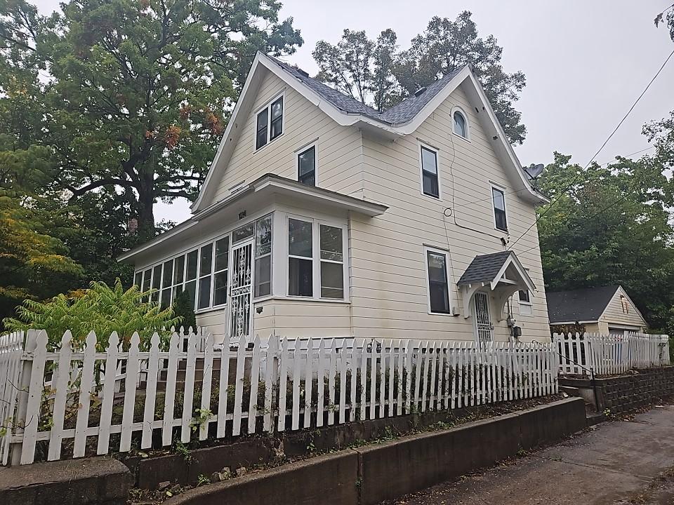 Photo of 1014 25th Avenue N, Minneapolis, MN 55411 (MLS # 7154460)