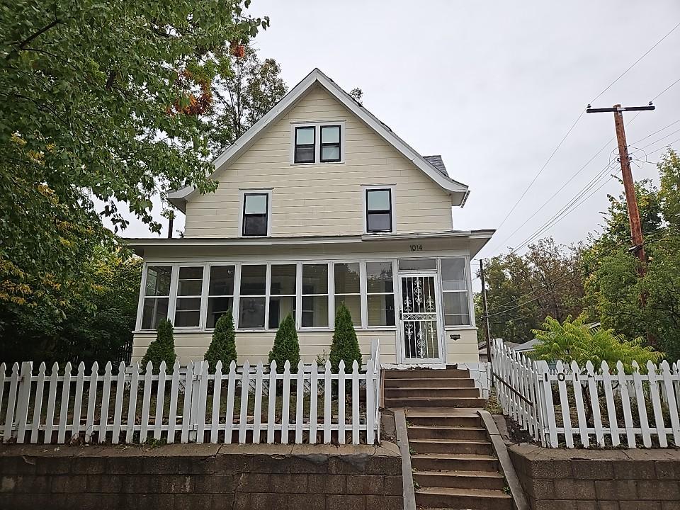 Photo of 1014 25th Avenue N, Minneapolis, MN 55411 (MLS # 7154460)