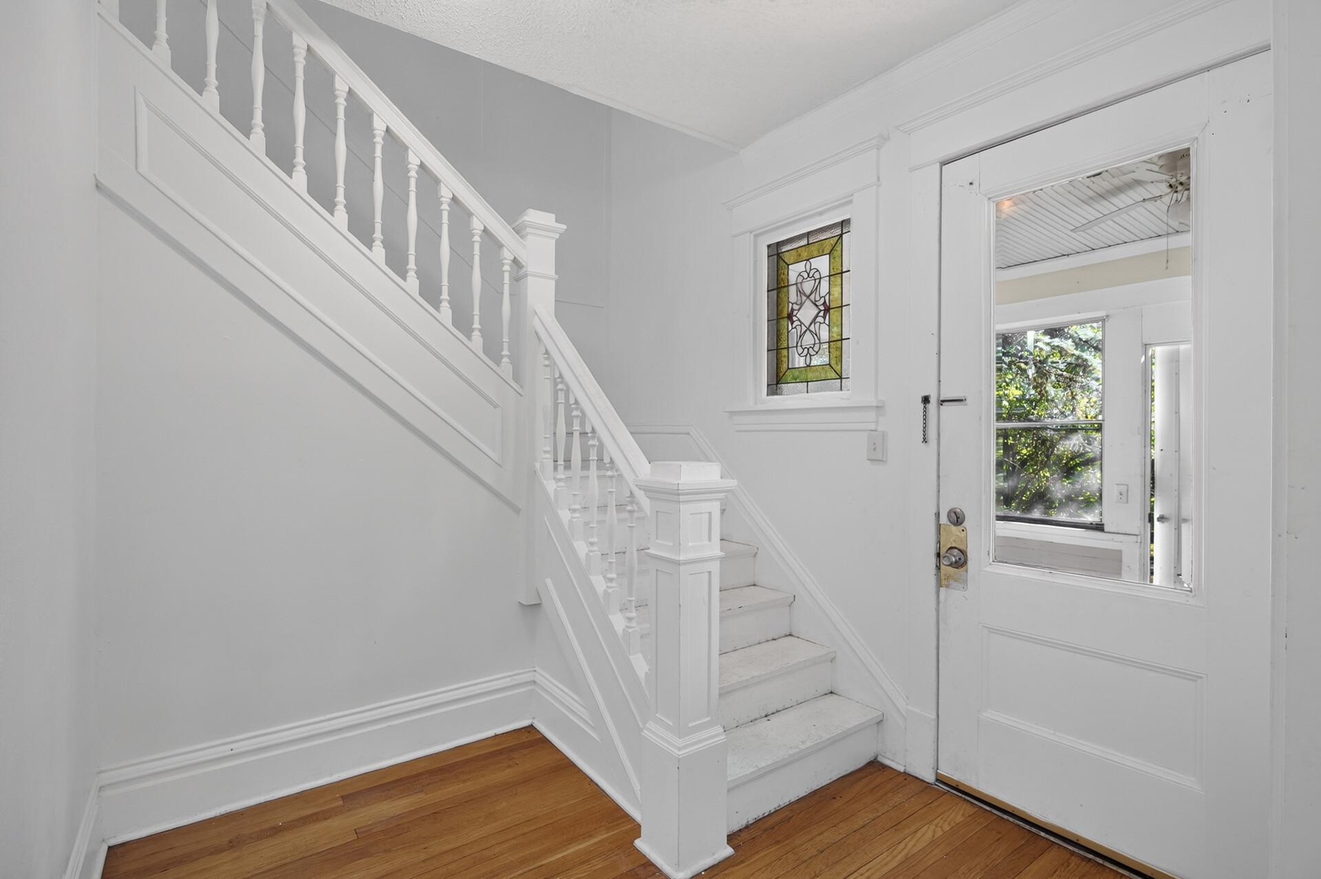1571 7th Street E