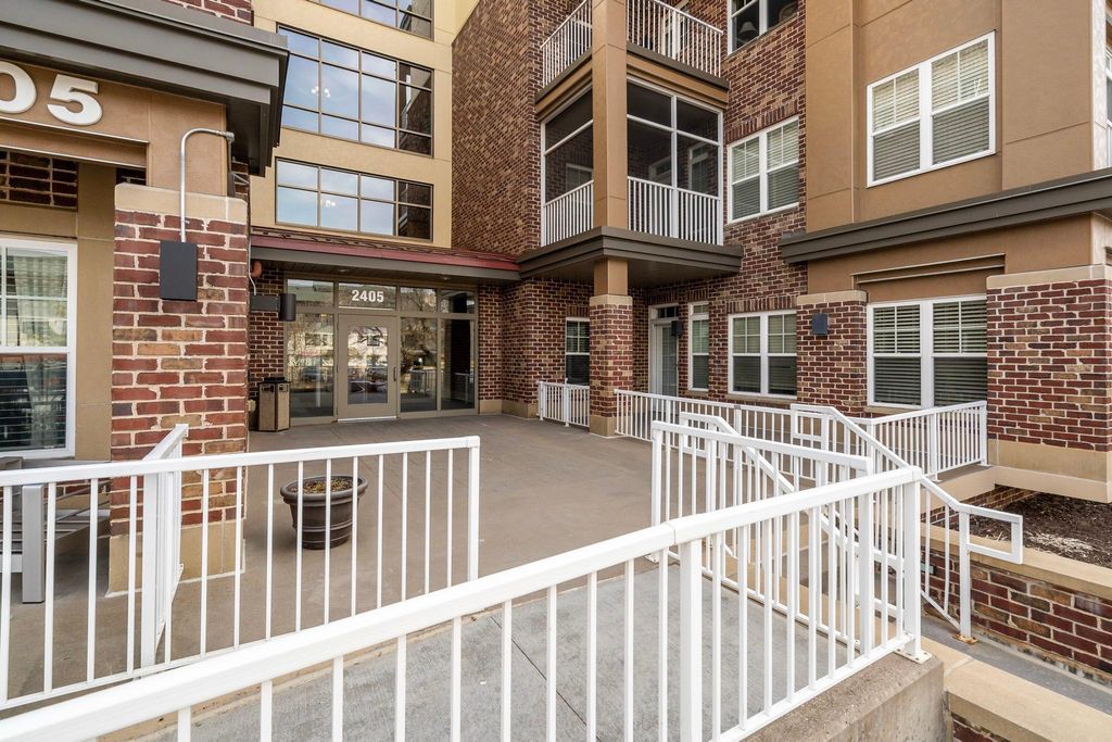 Photo of 2405 39th Avenue NE #401, Saint Anthony, MN 55421 (MLS # 7048687)