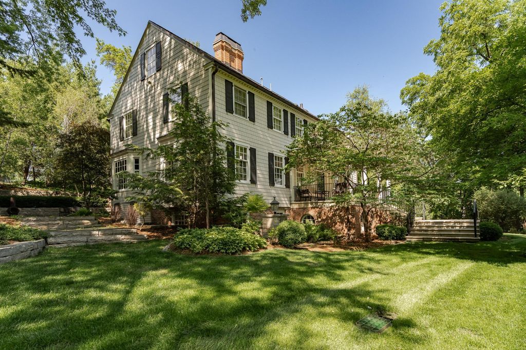 Photo of 821 8th Avenue SW, Rochester, MN 55902 (MLS # 7024965)