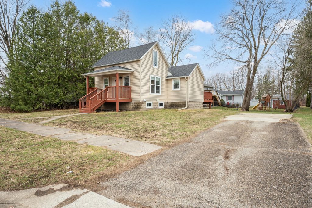 Photo of 206 Center Avenue S, Hayfield, MN 55940 (MLS # 7048334)