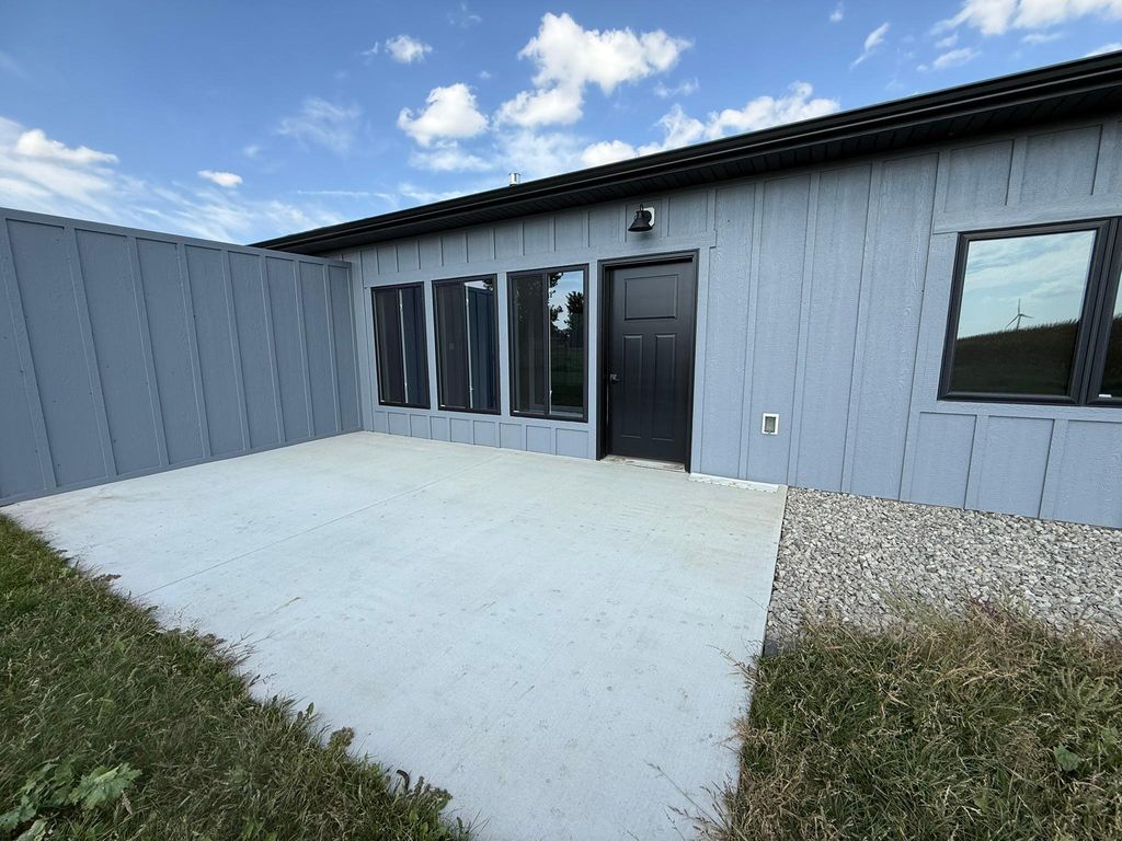 Photo of 906 Funk Avenue, Lakefield, MN 56150 (MLS # 7030177)