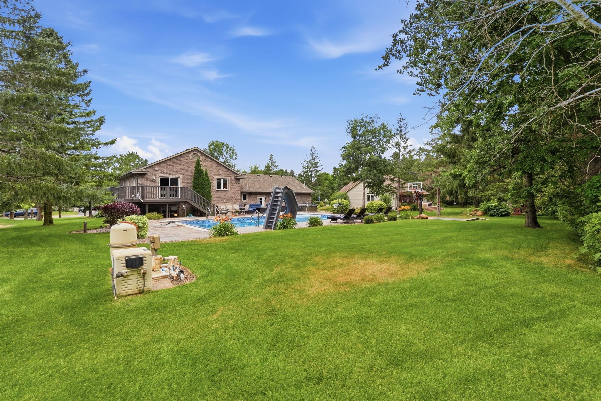 3405 Pawnee Drive SE