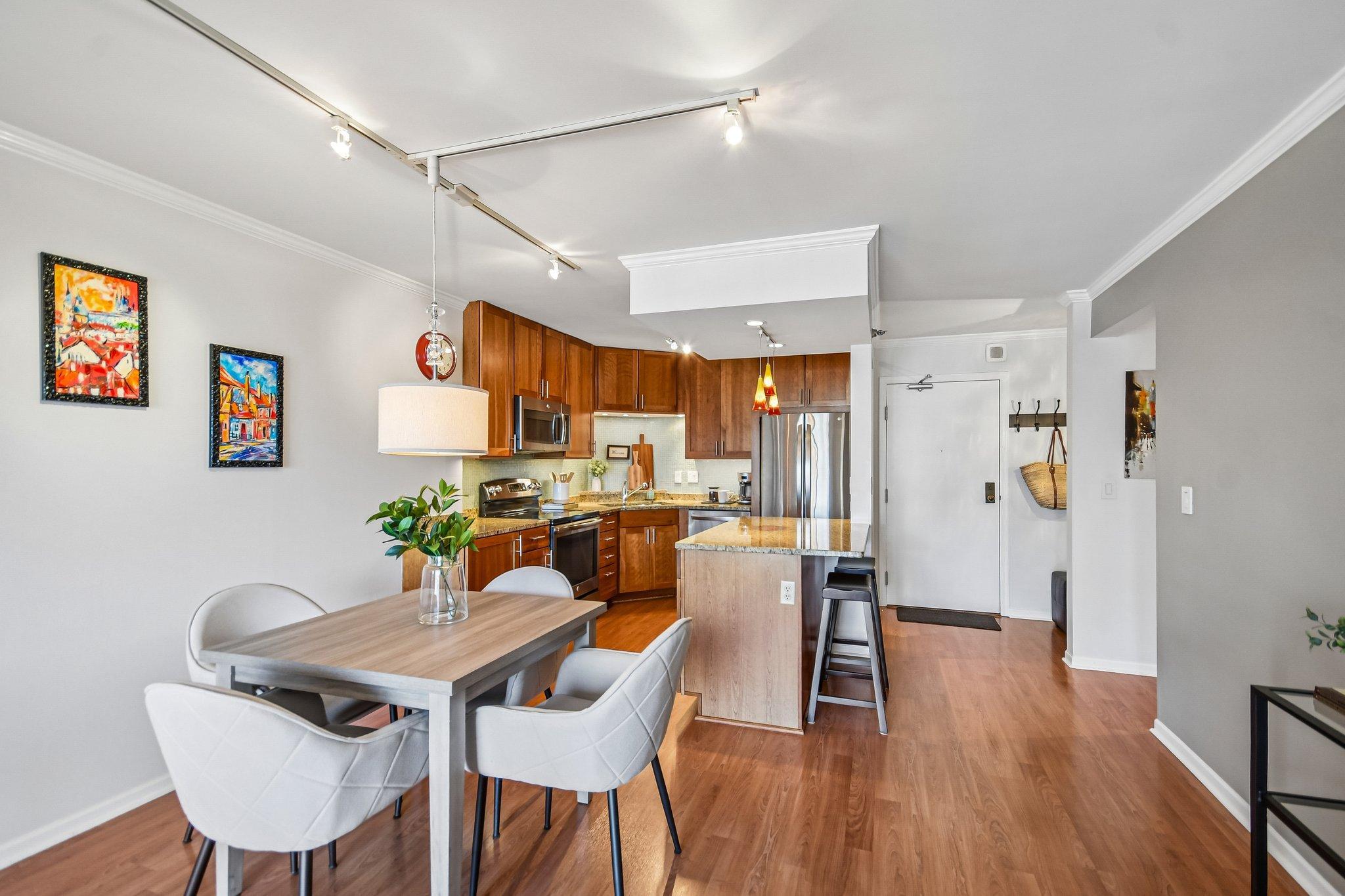 401 S 1st Street 1718