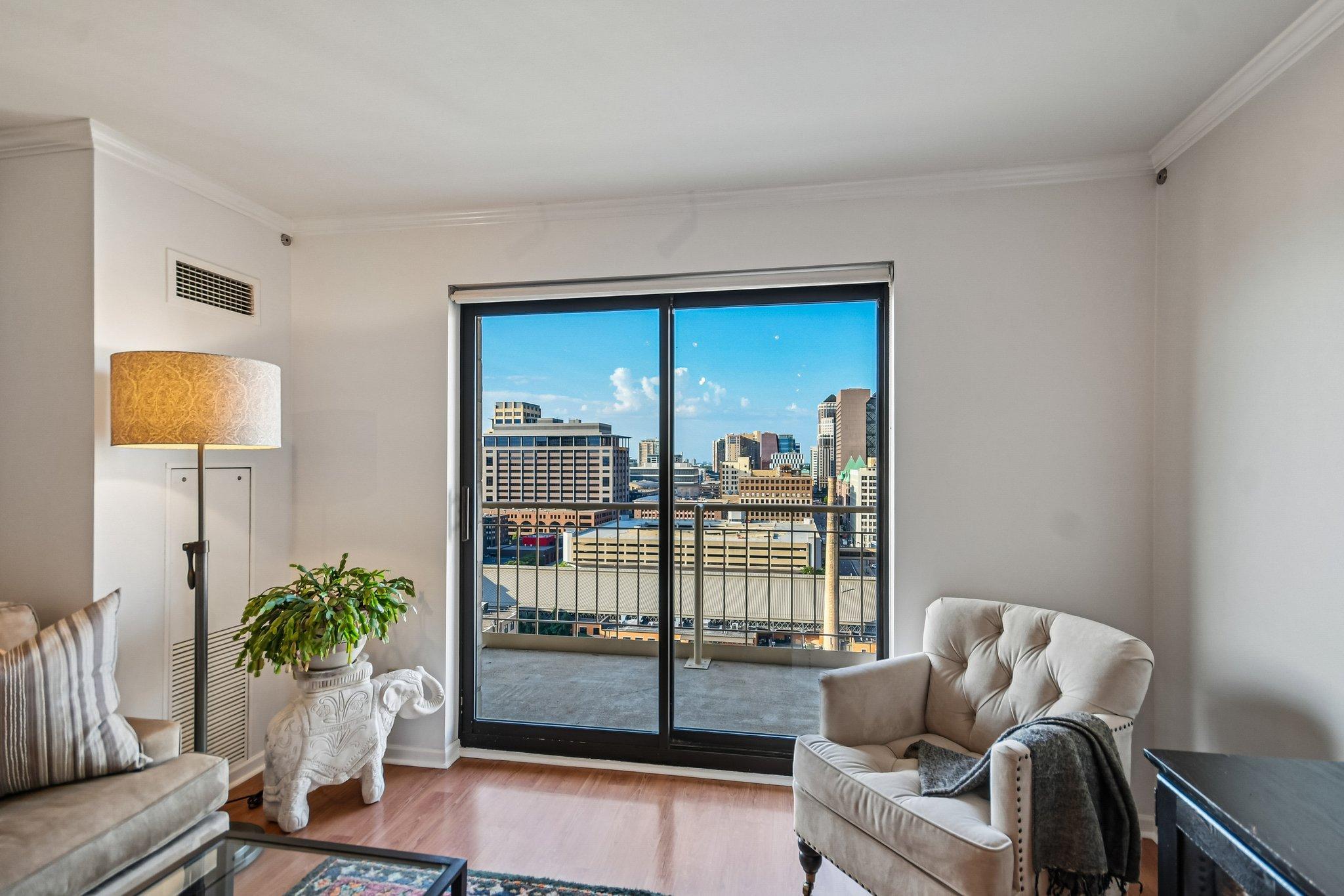 401 S 1st Street 1718