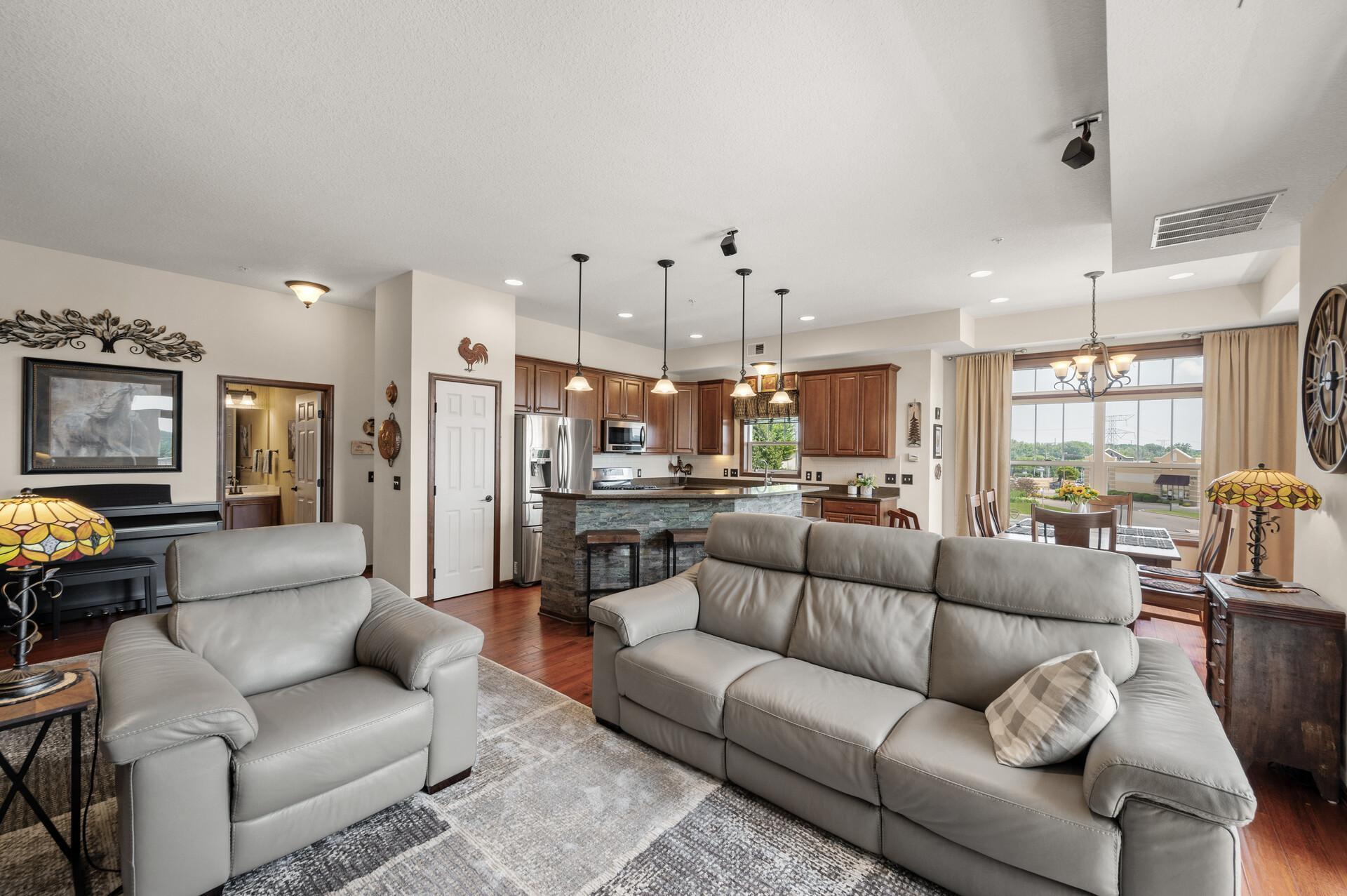 1256 County Road D E 103