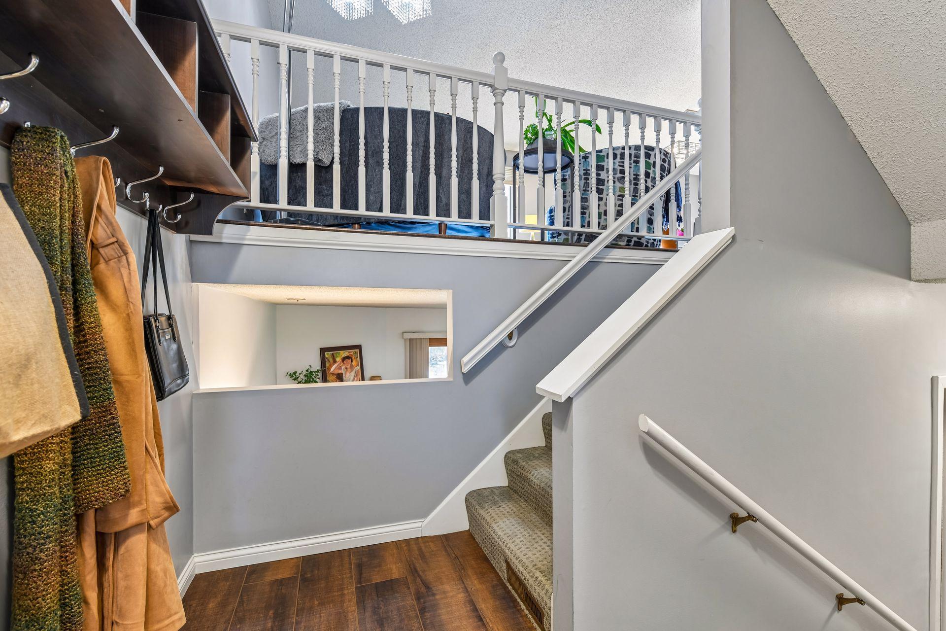 5542 Rowland Road