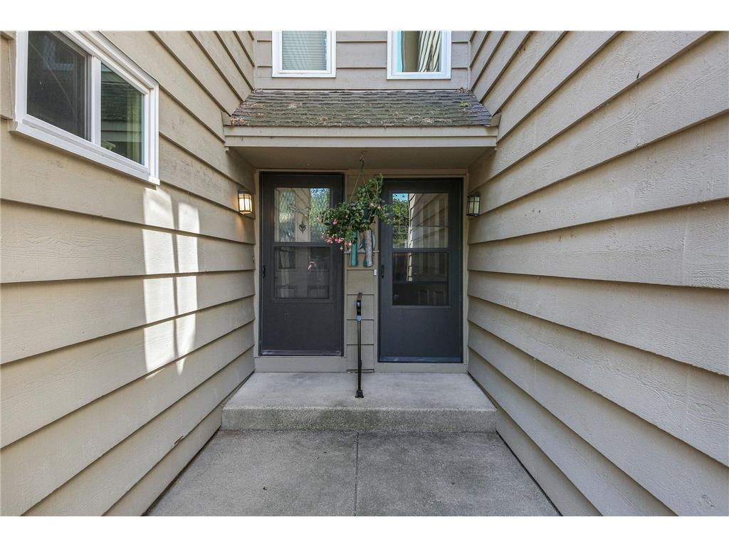 5542 Rowland Road