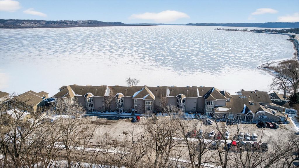Photo of 1702 N Lakeshore Drive #3, Lake City, MN 55041 (MLS # 7013905)
