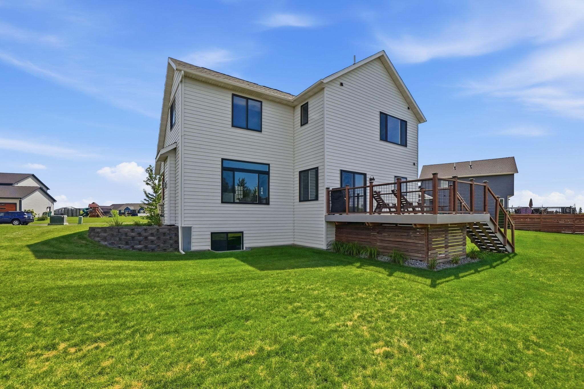 2022 Sandstone Loop N