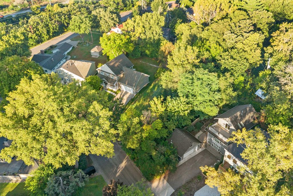 Photo of 2401 Commonwealth Avenue, Saint Paul, MN 55108 (MLS # 7019108)