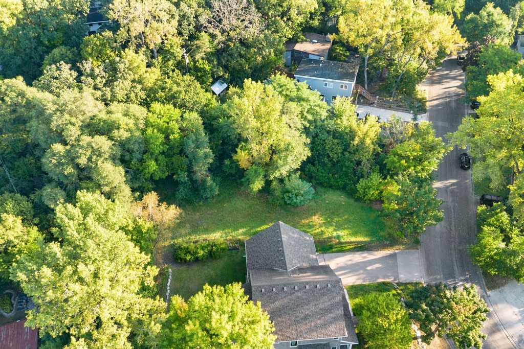 Photo of 2401 Commonwealth Avenue, Saint Paul, MN 55108 (MLS # 7019108)