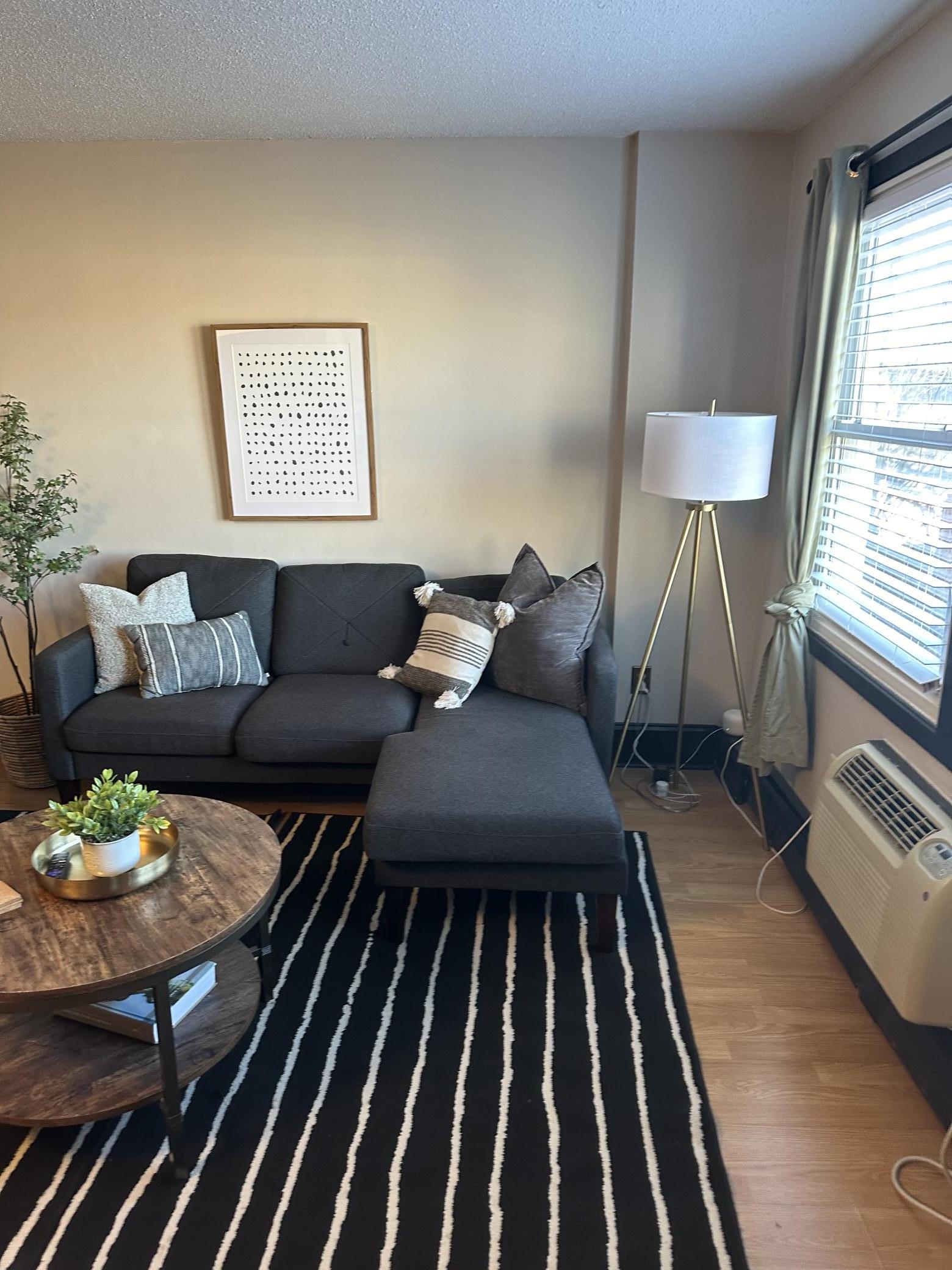 2536 Dupont Avenue S 304