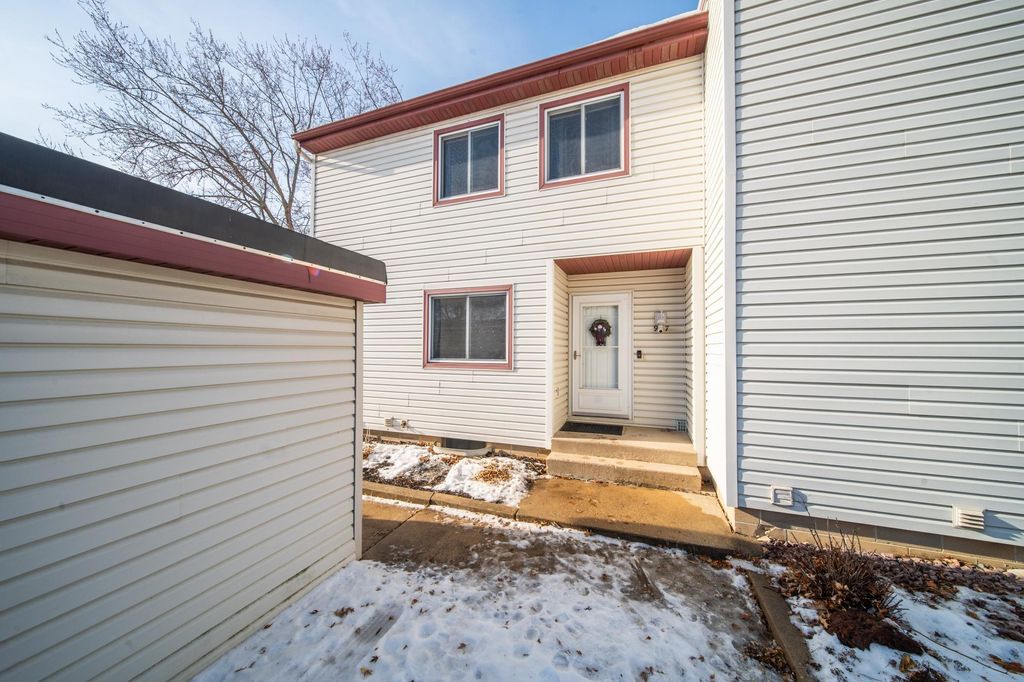 Photo of 907 40th Street NW, Rochester, MN 55901 (MLS # 7002049)