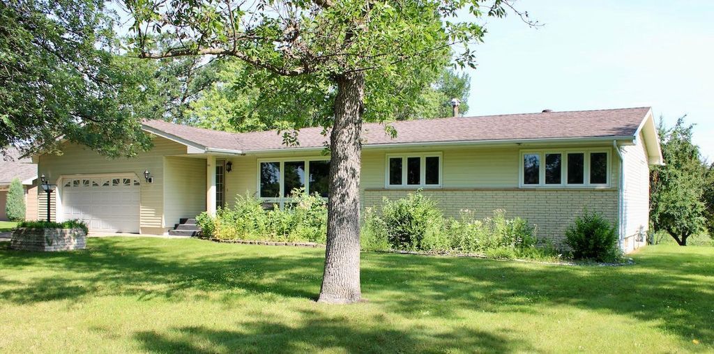 Photo of 1805 Nelson Drive, Thief River Falls, MN 56701 (MLS # 7027488)