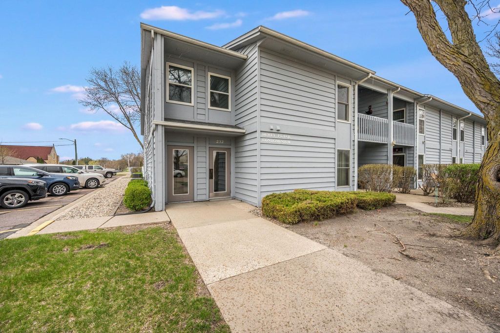 Photo of 232 S Dewey Street #102, Fairmont, MN 56031 (MLS # 7056807)
