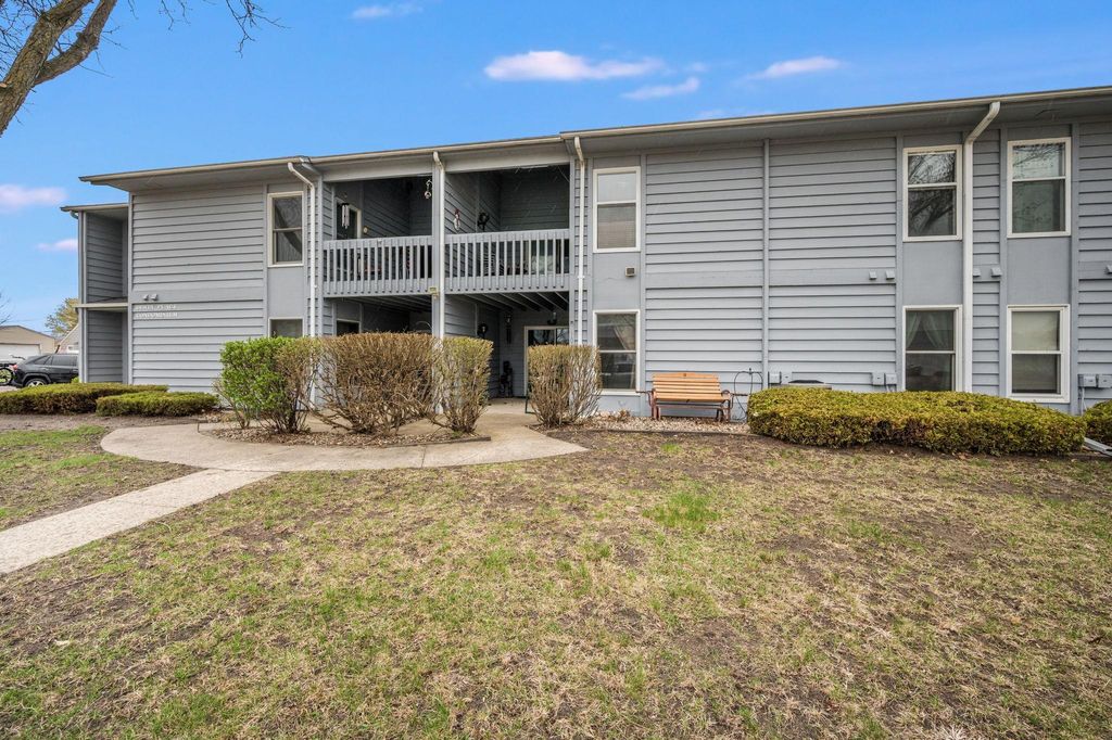 Photo of 232 S Dewey Street #102, Fairmont, MN 56031 (MLS # 7056807)