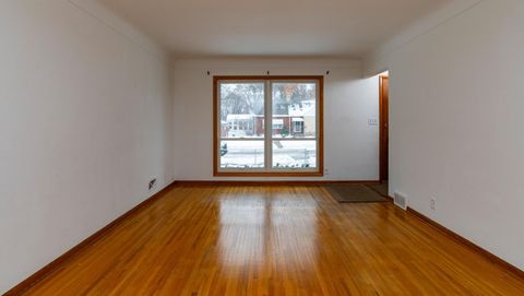 533 14th Avenue N South Saint Paul MN 55075