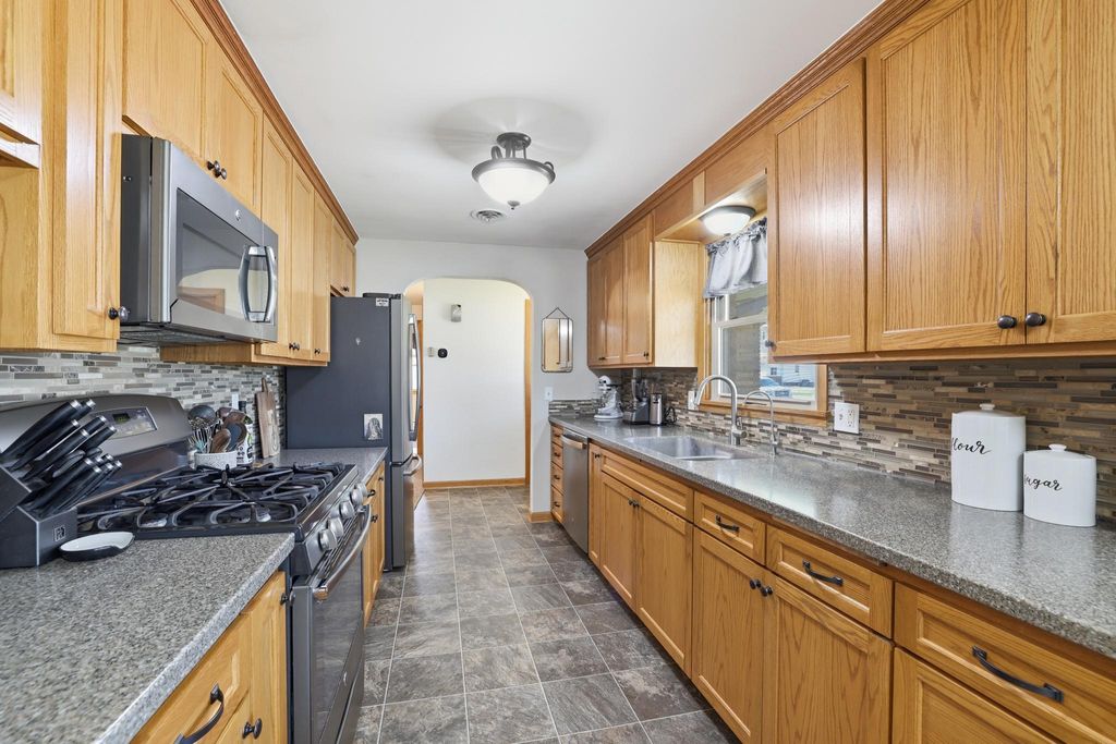 Photo of 115 S Walnut Street, Belle Plaine, MN 56011 (MLS # 7053222)