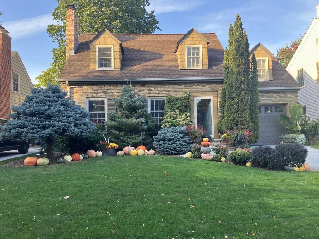 Photo of 1827 Eleanor Avenue, Saint Paul, MN 55116 (MLS # 7018508)