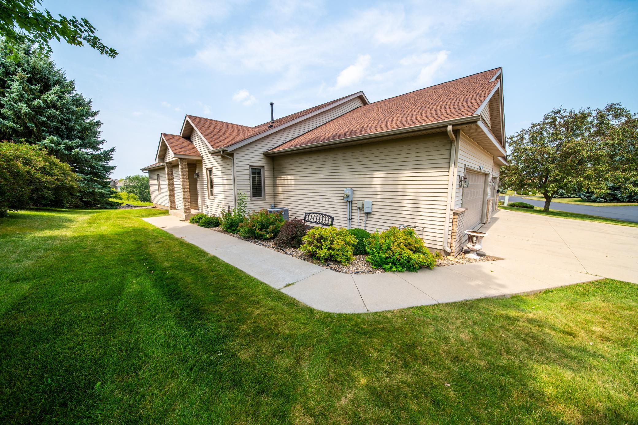 2862 Century Ct NE