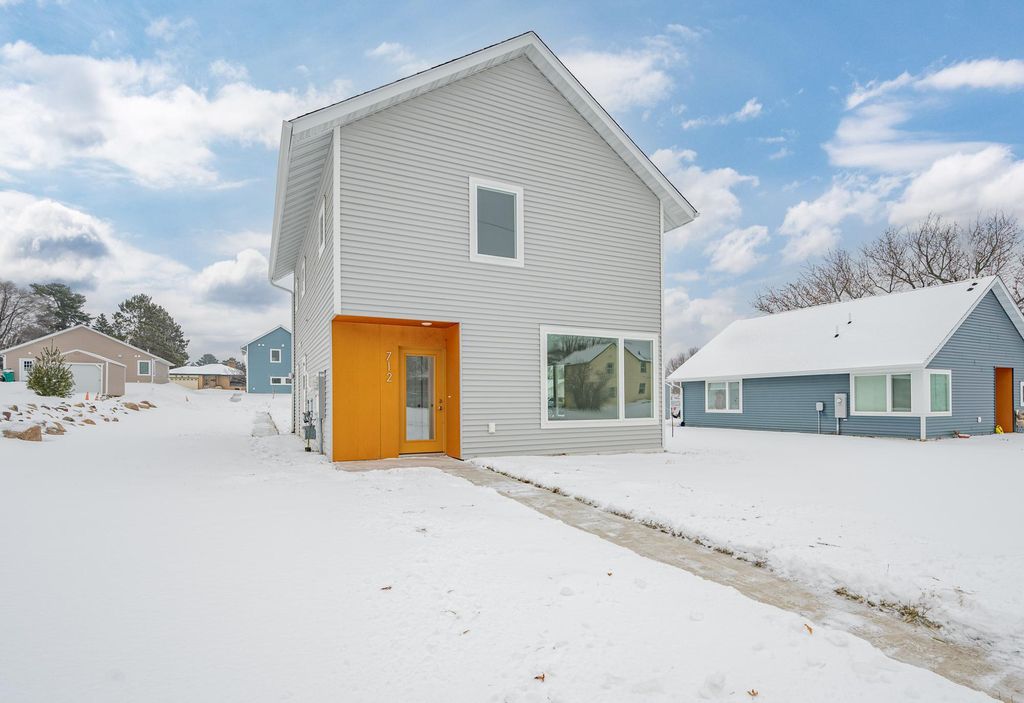Photo of 712 NW 8th Avenue, Grand Rapids, MN 55744 (MLS # 7007152)