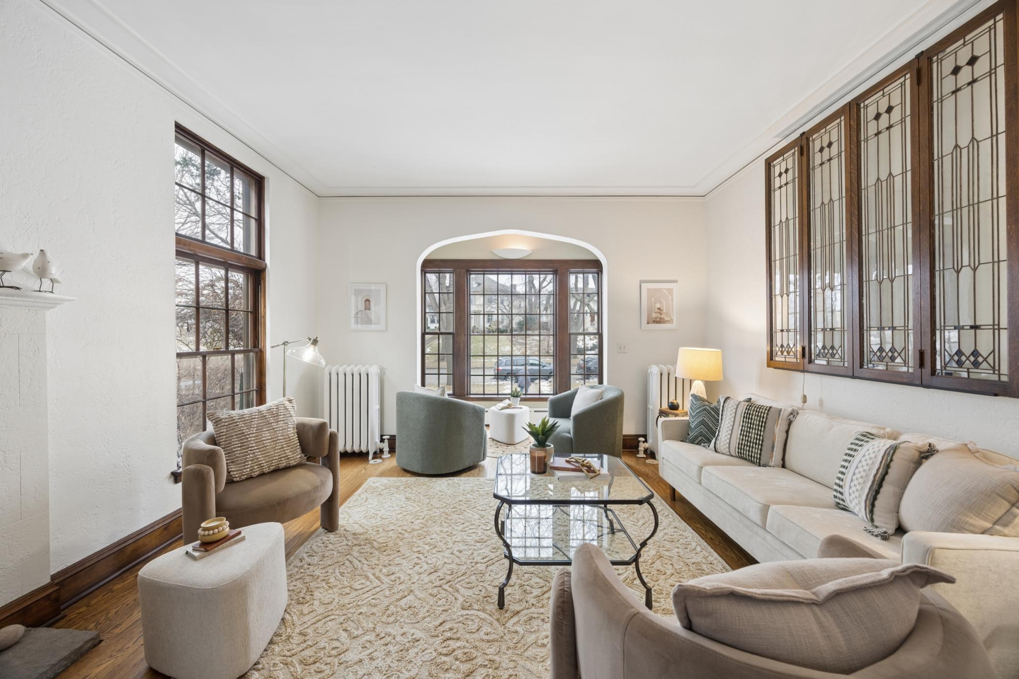 2205 Kenwood Parkway