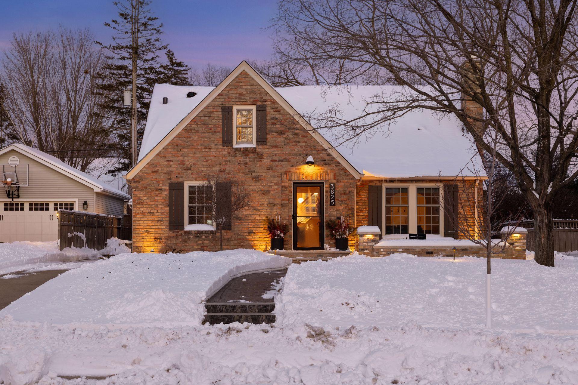 3825 Inglewood Avenue S