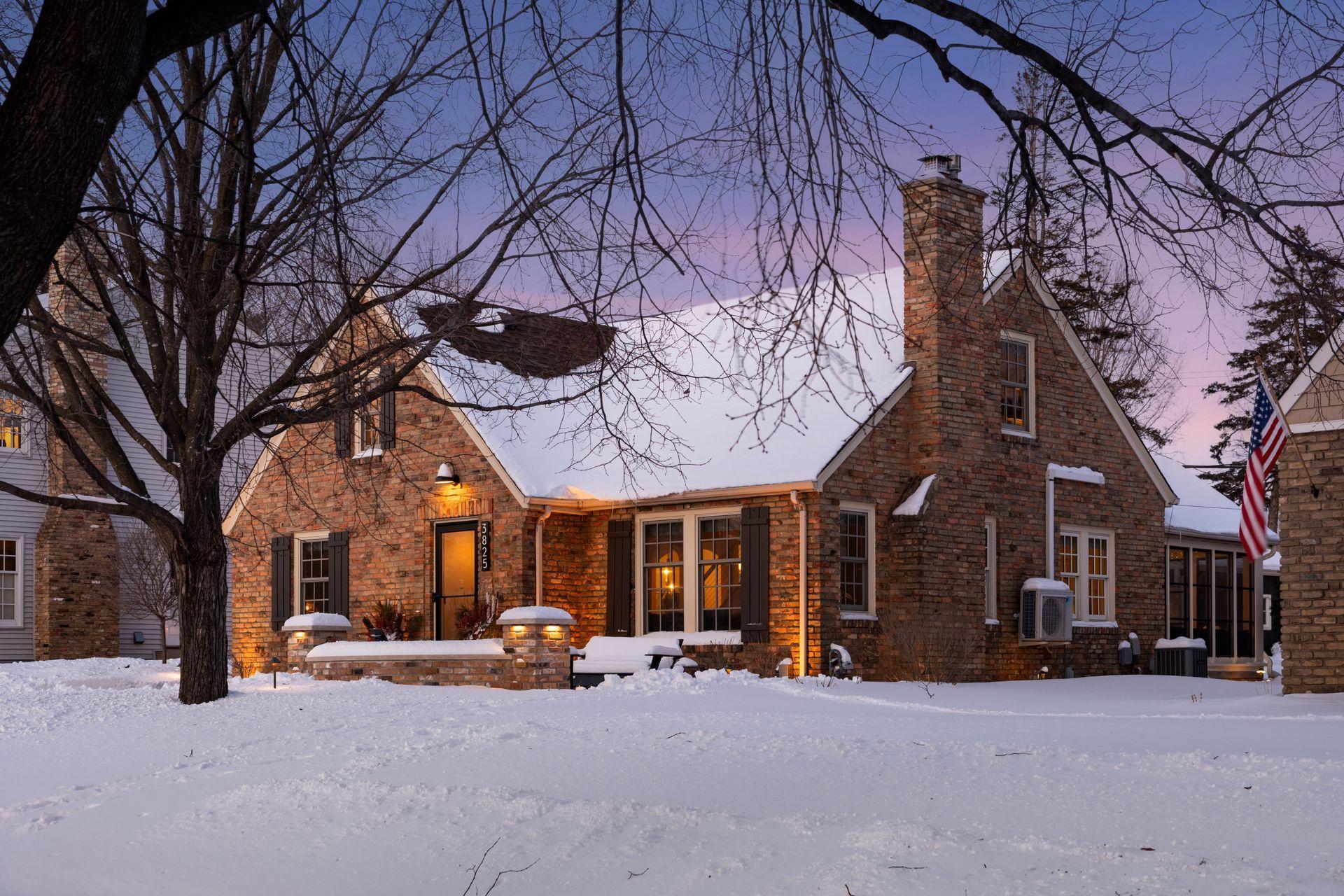 3825 Inglewood Avenue S