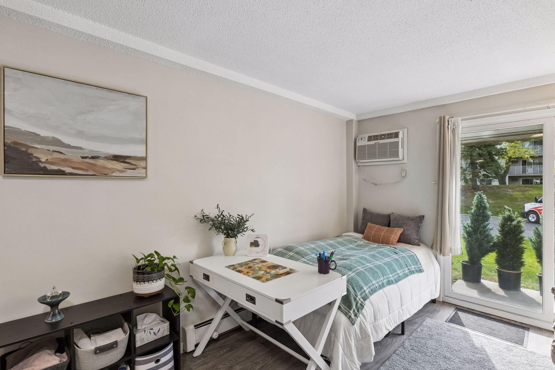 130 Demont Avenue E 144