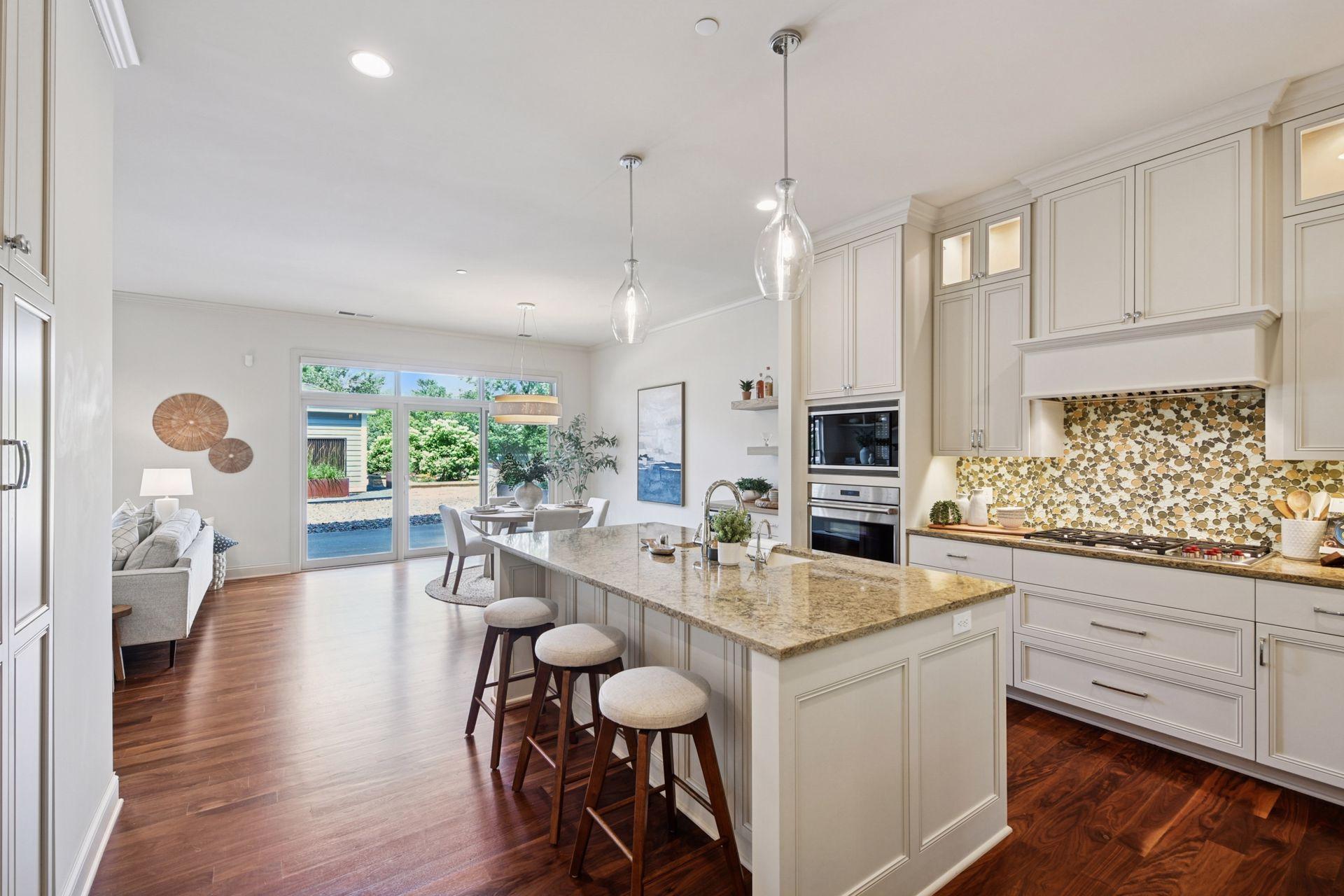 935 Lake Street E 211