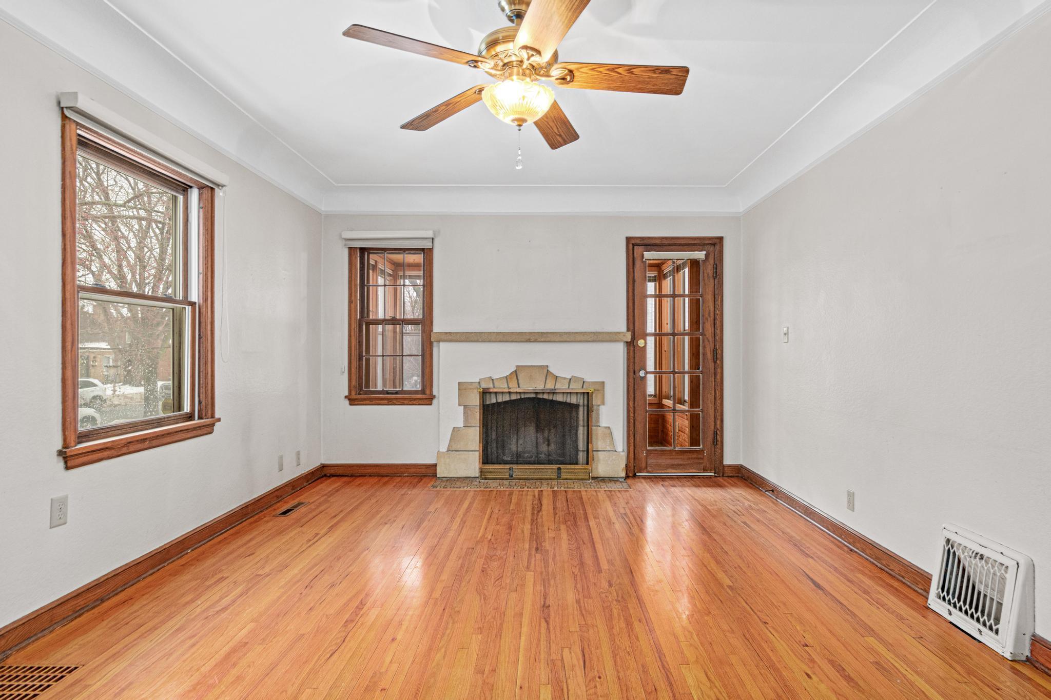 4412 Columbus Avenue