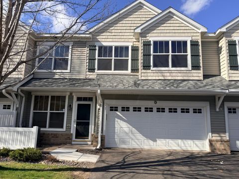 Photo of 3049 Chamberlain Street N #6, Maplewood, MN 55109 (MLS # 7060636)