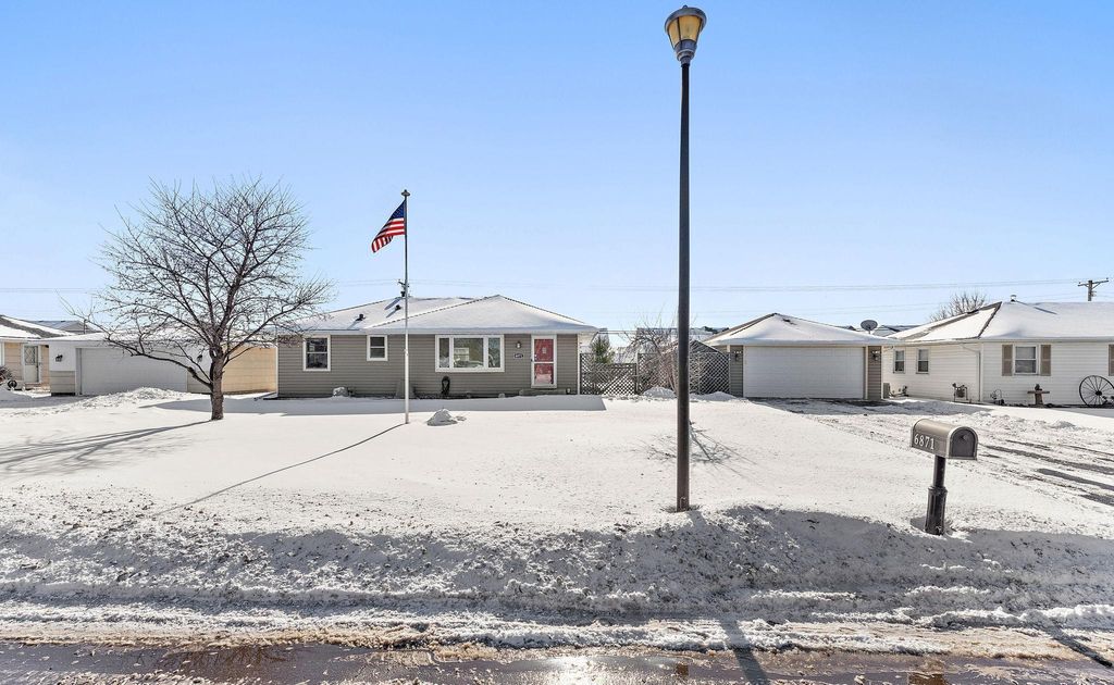 Photo of 6871 90th Street S, Cottage Grove, MN 55016 (MLS # 7007796)