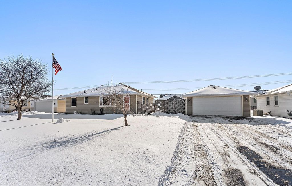 Photo of 6871 90th Street S, Cottage Grove, MN 55016 (MLS # 7007796)