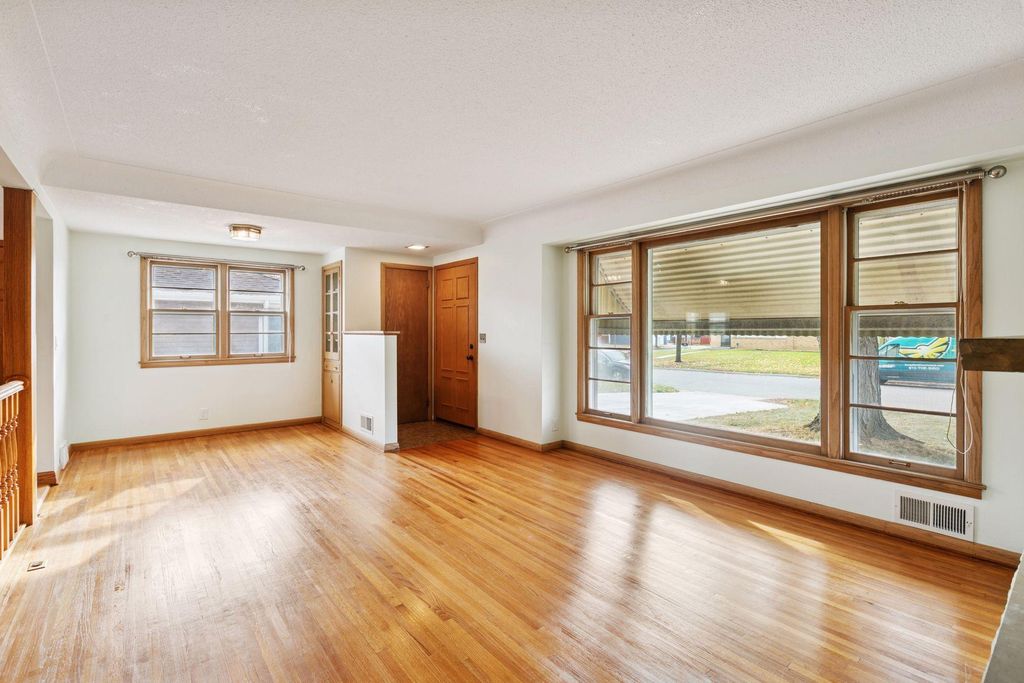 Photo of 7539 17th Avenue S, Richfield, MN 55423 (MLS # 6825354)