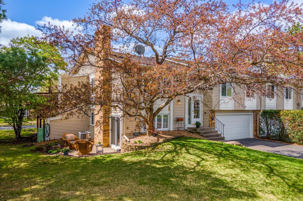Photo of 10941 105th Avenue N, Maple Grove, MN 55369 (MLS # 7052828)